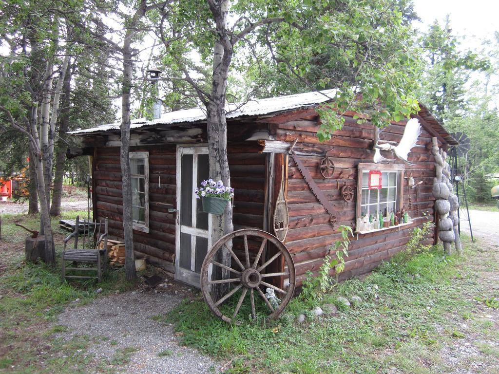 Six Mile River Resort Tagish Extérieur photo