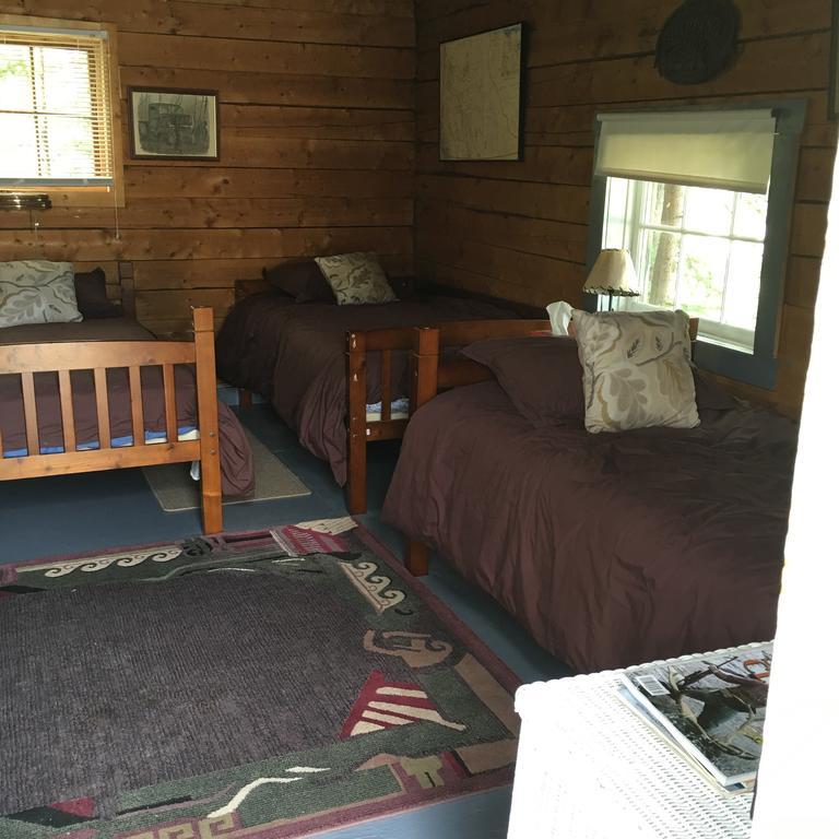 Six Mile River Resort Tagish Extérieur photo